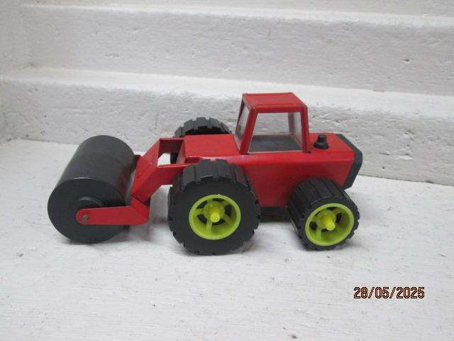 VERY OLD ROAD ROLLER MADE FROM TIN