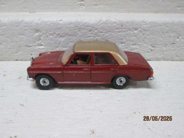 CORGI - MERCEDES BENZ 240D