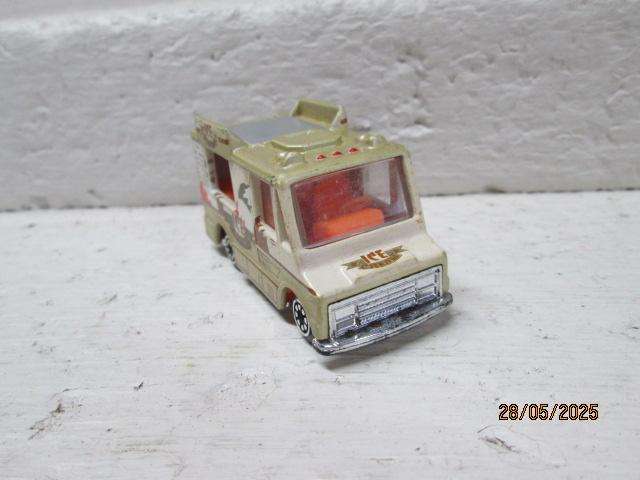 DIE CAST ICE CREAM TRUCK