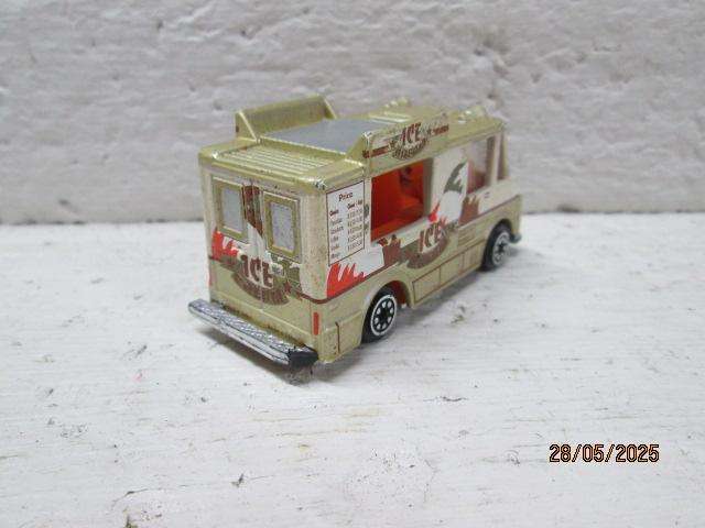 DIE CAST ICE CREAM TRUCK