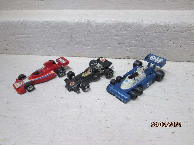 DIE CAST - X3 FORMULA ONE MODELS -