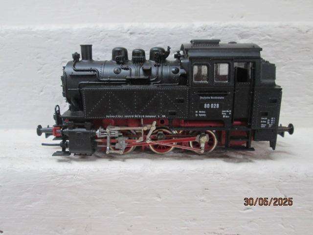 HO SCALE - ROCO - 0-6-0 STEAM LOCOMOTIVE - BOXED