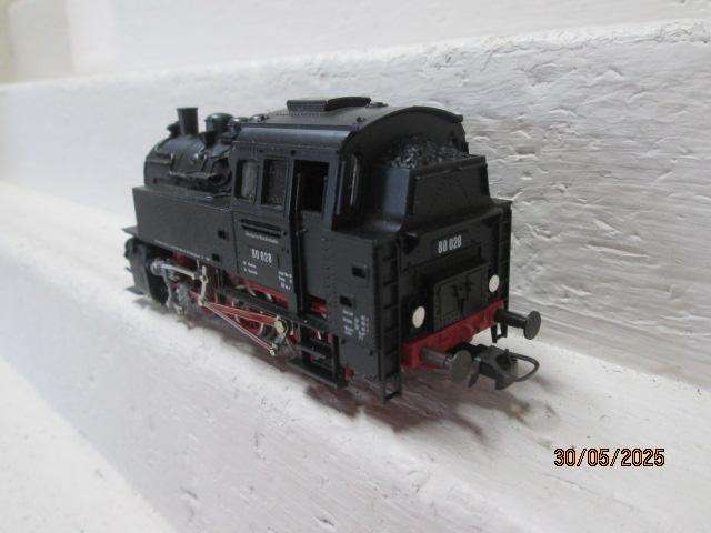 HO SCALE - ROCO - 0-6-0 STEAM LOCOMOTIVE - BOXED
