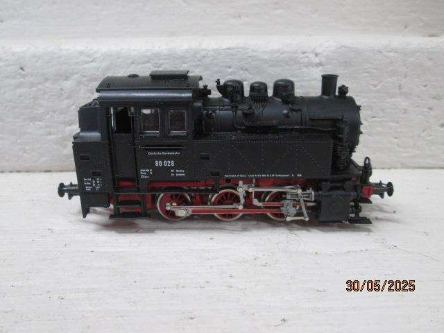 HO SCALE - ROCO - 0-6-0 STEAM LOCOMOTIVE - BOXED