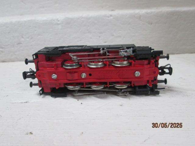 HO SCALE - ROCO - 0-6-0 STEAM LOCOMOTIVE - BOXED