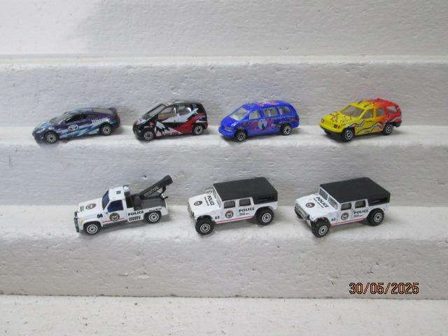 DIE CAST - VARIOUS MODELS- X7
