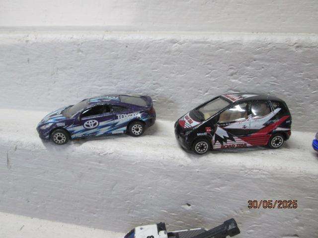 DIE CAST - VARIOUS MODELS- X7
