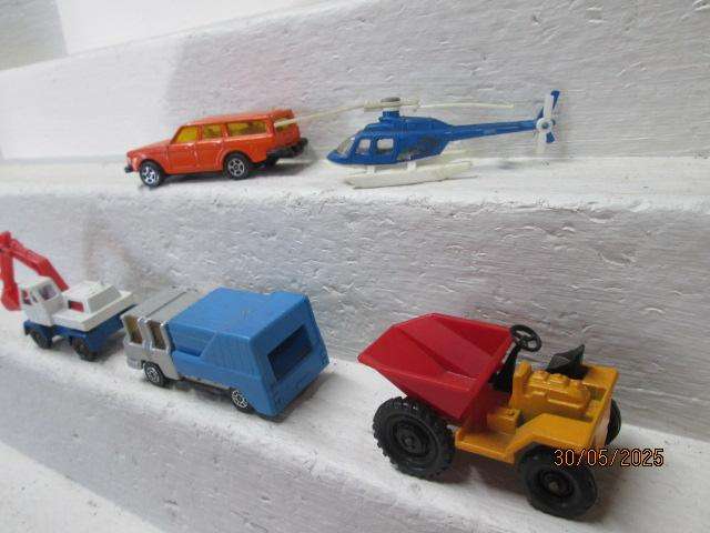 DIE CAST - CORGI JUNIORS - VARIOUS VEHICLES - X5