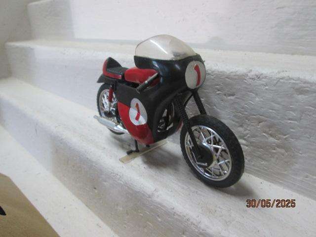 1:16 SCALE - PYRO - BSA GRAND PRIX RACER - BOXED -X2
