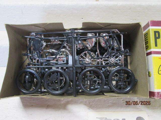 1:16 SCALE - PYRO - BSA GRAND PRIX RACER - BOXED -X2