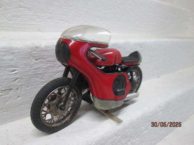 1:16 SCALE - PYRO - YAMAHA DAYTONA WINNER - KIT - BOXED