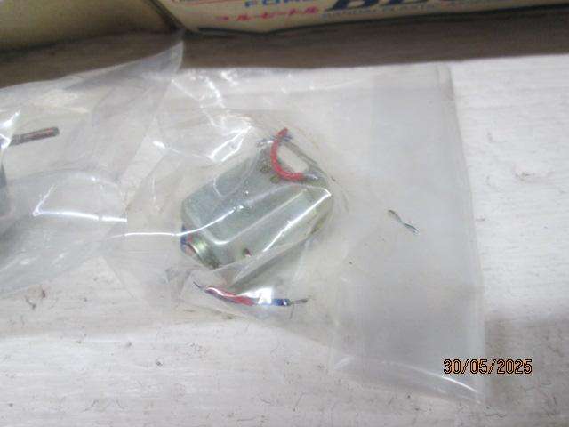 1:24 SCALE - BANDAL - FORD BLUE BEETLE - KIT - MOTORIZED -  BOXED