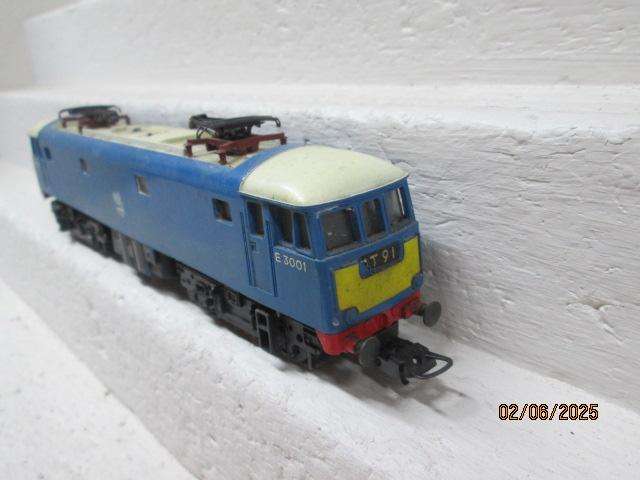 OO SCALE - BR BLUE ELECTRIC LOCOMOTIVE