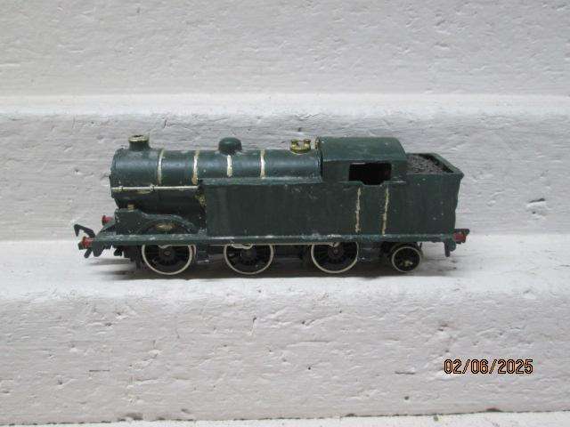 OO SCALE - HORNBY DUBLO - BR - 0-6-2 STEAM LOCOMOTIVE - 2-RAIL