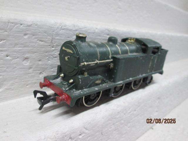 OO SCALE - HORNBY DUBLO - BR - 0-6-2 STEAM LOCOMOTIVE - 2-RAIL