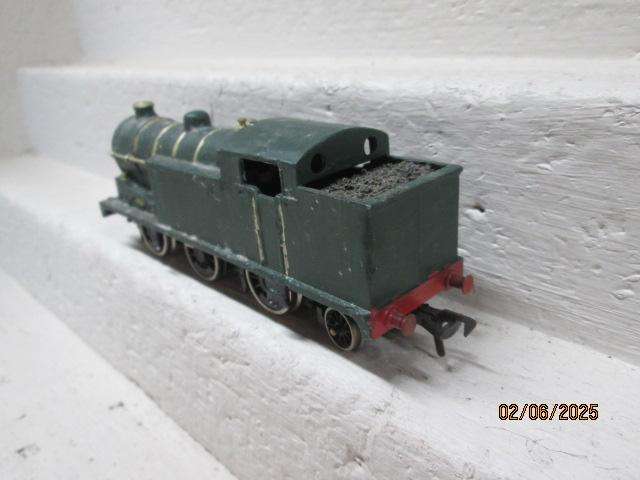 OO SCALE - HORNBY DUBLO - BR - 0-6-2 STEAM LOCOMOTIVE - 2-RAIL