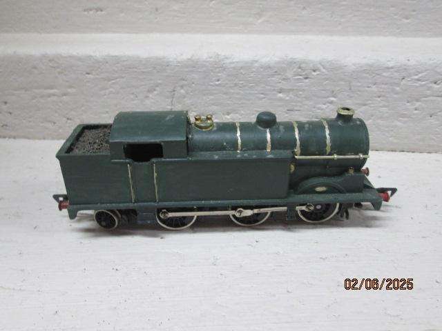 OO SCALE - HORNBY DUBLO - BR - 0-6-2 STEAM LOCOMOTIVE - 2-RAIL