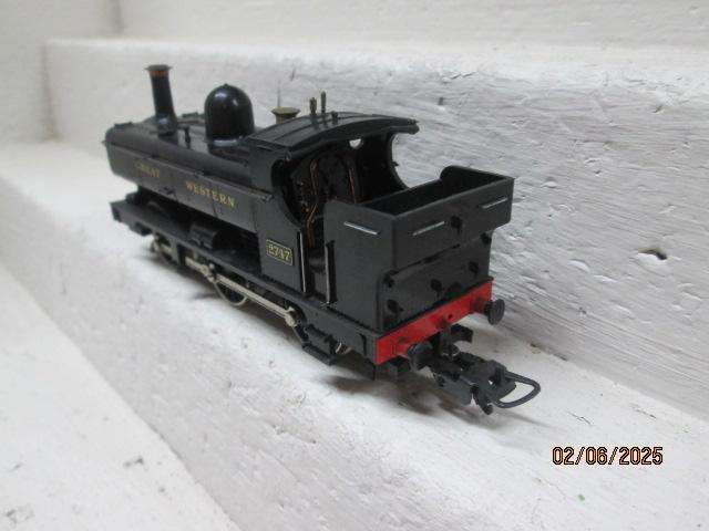 OO SCALE - HORNBY - 0-6-0 GREAT WESTERN STEAM LOCOMOTIVE