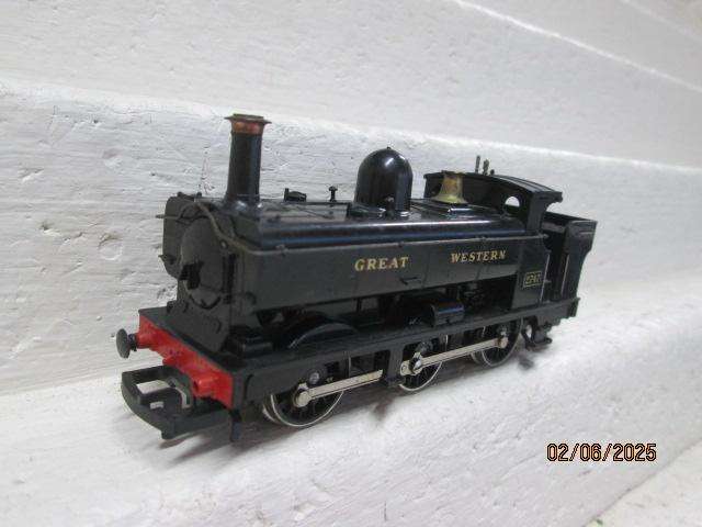 OO SCALE - HORNBY - 0-6-0 GREAT WESTERN STEAM LOCOMOTIVE