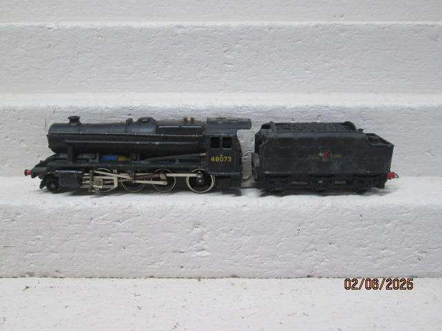 OO SCALE - HORNBY DUBLO - 2-8-0 BR - STEAM LOCOMOTIVE - 2-RAIL
