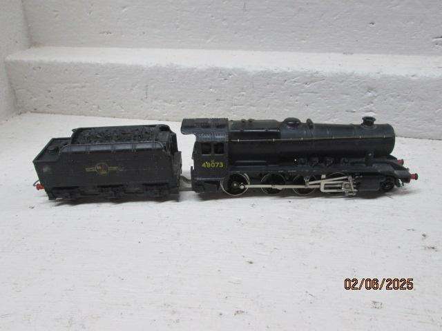 OO SCALE - HORNBY DUBLO - 2-8-0 BR - STEAM LOCOMOTIVE - 2-RAIL