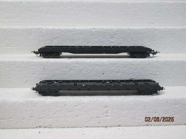 HO SCALE - LIMA - X2 FLAT CAR WAGONS