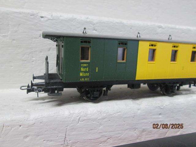 HO SCALE - RIVEROSSI - X2 COACHES (NORD MILANO)