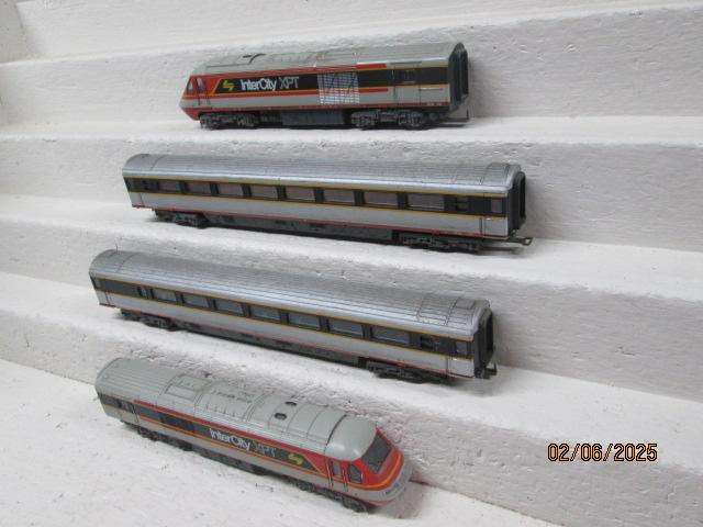 OO SCALE - LIMA - INTERCITY - XPT SUBURBAN SET