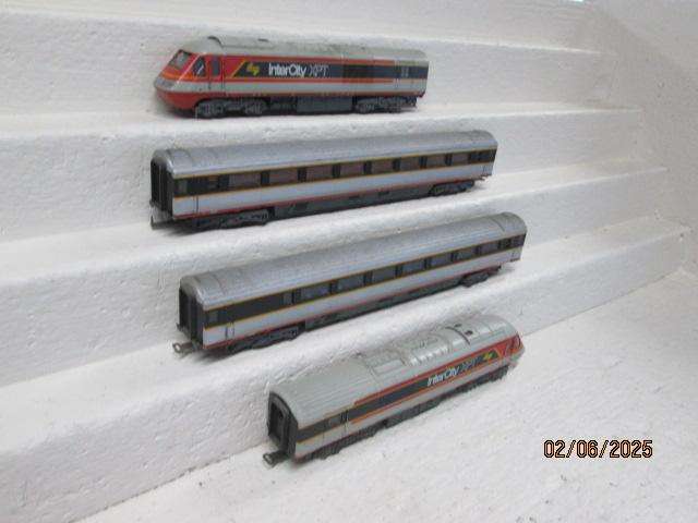 OO SCALE - LIMA - INTERCITY - XPT SUBURBAN SET