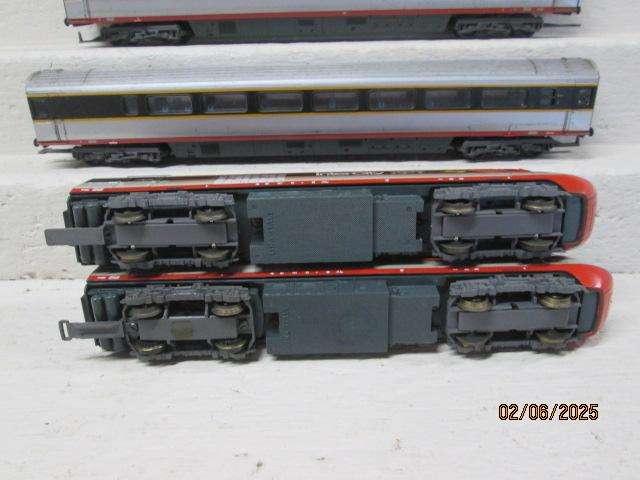 OO SCALE - LIMA - INTERCITY - XPT SUBURBAN SET