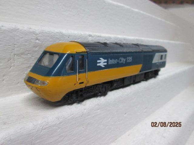 OO SCALE - HORNBY - INTERCITY - 125 POWERED LOCOMOTIVE