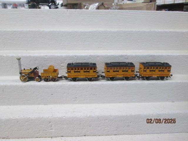 OO SCALE - HORNBY - STEVENSON ROCKET SET