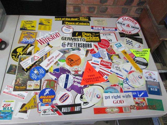 LARGE AMOUNT OF COLLECTABLE STICKERS