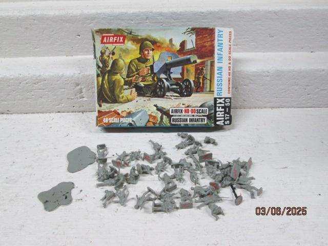 HO / OO SCALE - AIRFIX - RUSSIAN INFANTRY FIGURINES - X38