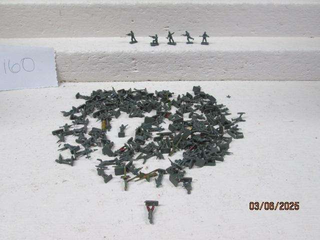 HO / OO SCALE - AIRFIX - VARIOUS MILITARY FIGURINES - X160