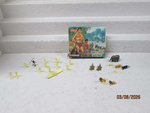 HO / OO SCALE - AIRFIX - TARZIN FIGURINES + SOME ANIMALS
