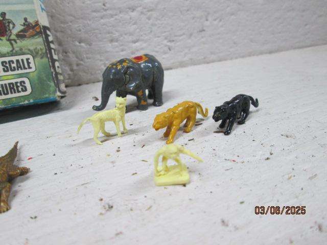 HO / OO SCALE - AIRFIX - TARZIN FIGURINES + SOME ANIMALS