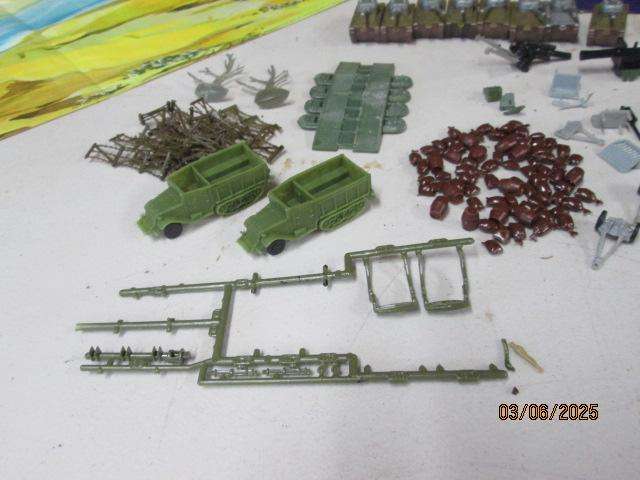 HO / OO SCALE - MINITURE PLAYSET BATTLEGROUND