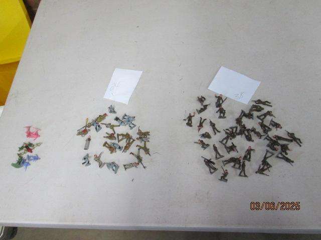 VARIOUS MILLITARY FIGURINES - X70
