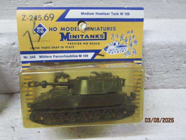 HO SCALE - ROCO -  MILITARY VEHICLES - X4