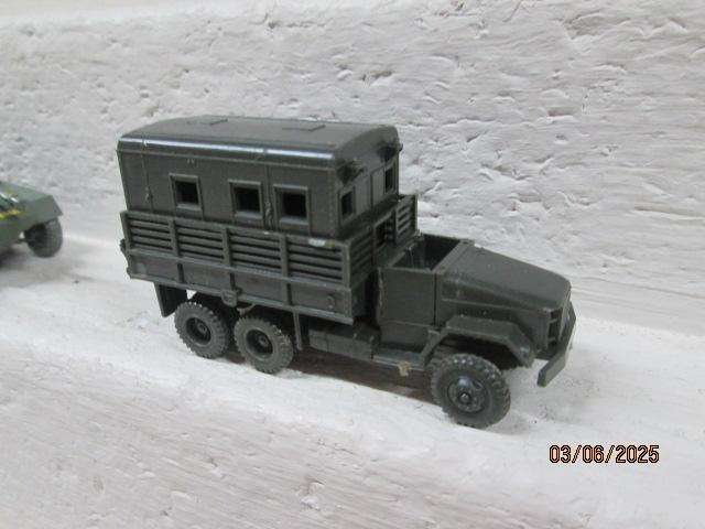 HO SCALE - ROCO -  MILITARY VEHICLES - X4
