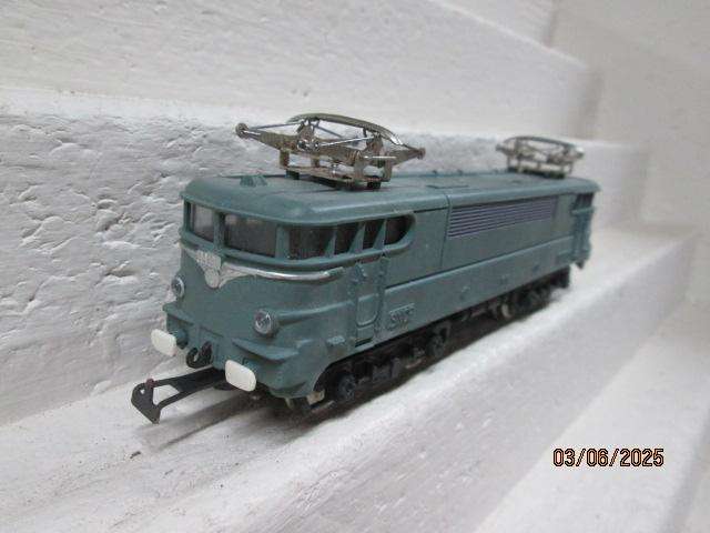 HO SCALE - LIMA - SNCF - ELECTRIC LOCOMOTIVE - BOXED