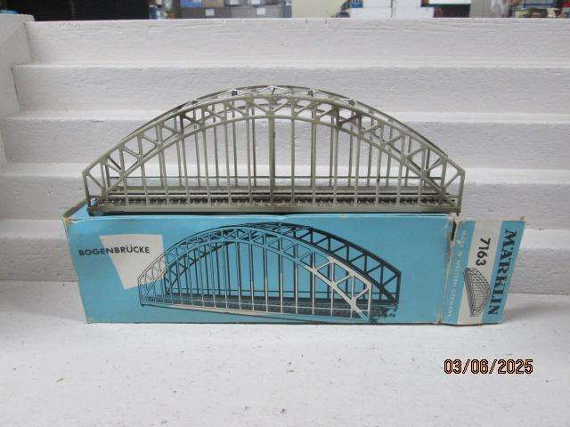 HO SCALE - MARKLIN - LARGE BRIDGE - BOXED