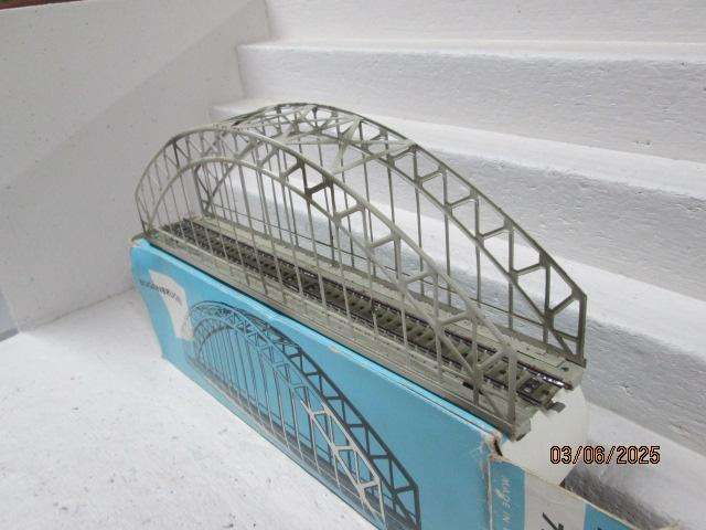 HO SCALE - MARKLIN - LARGE BRIDGE - BOXED