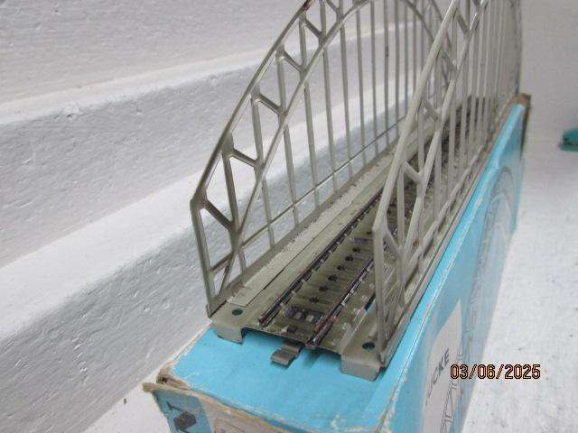 HO SCALE - MARKLIN - LARGE BRIDGE - BOXED