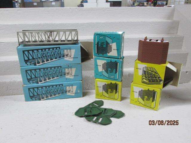 HO SCALE - MARKLIN - BRIDGES - X3 + LOTS OF BRIDGE SUPPORTS