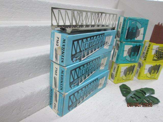 HO SCALE - MARKLIN - BRIDGES - X3 + LOTS OF BRIDGE SUPPORTS
