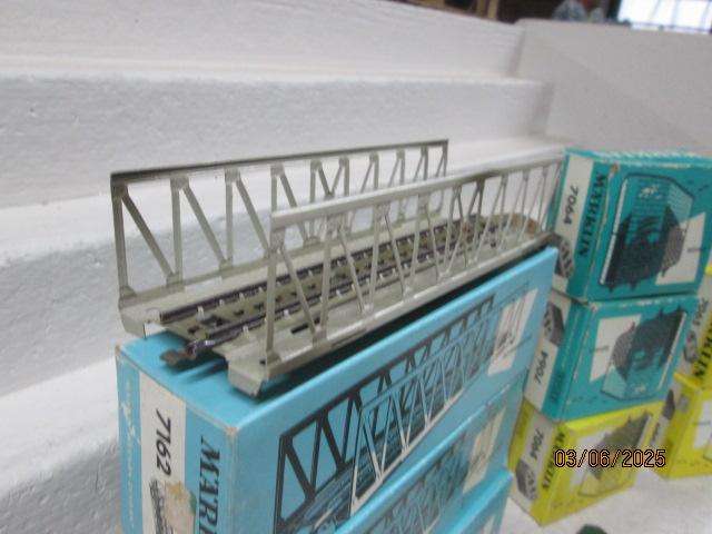 HO SCALE - MARKLIN - BRIDGES - X3 + LOTS OF BRIDGE SUPPORTS