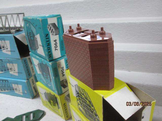 HO SCALE - MARKLIN - BRIDGES - X3 + LOTS OF BRIDGE SUPPORTS