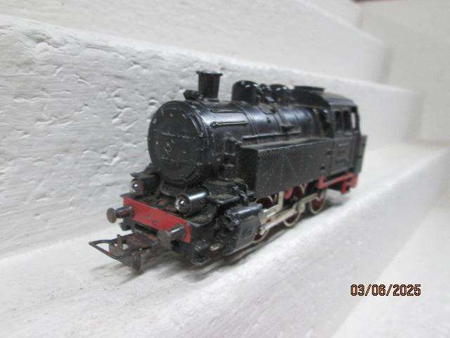 HO SCALE - MARKLIN - 0-6-0 STEAM LOCOMOTIVE